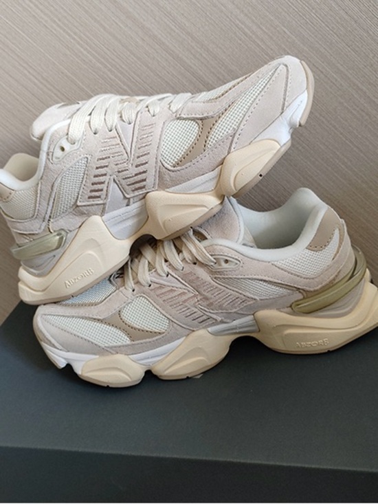 New Balance Shoes - New Balance Women's Chunky Trainer in Beige and Cream